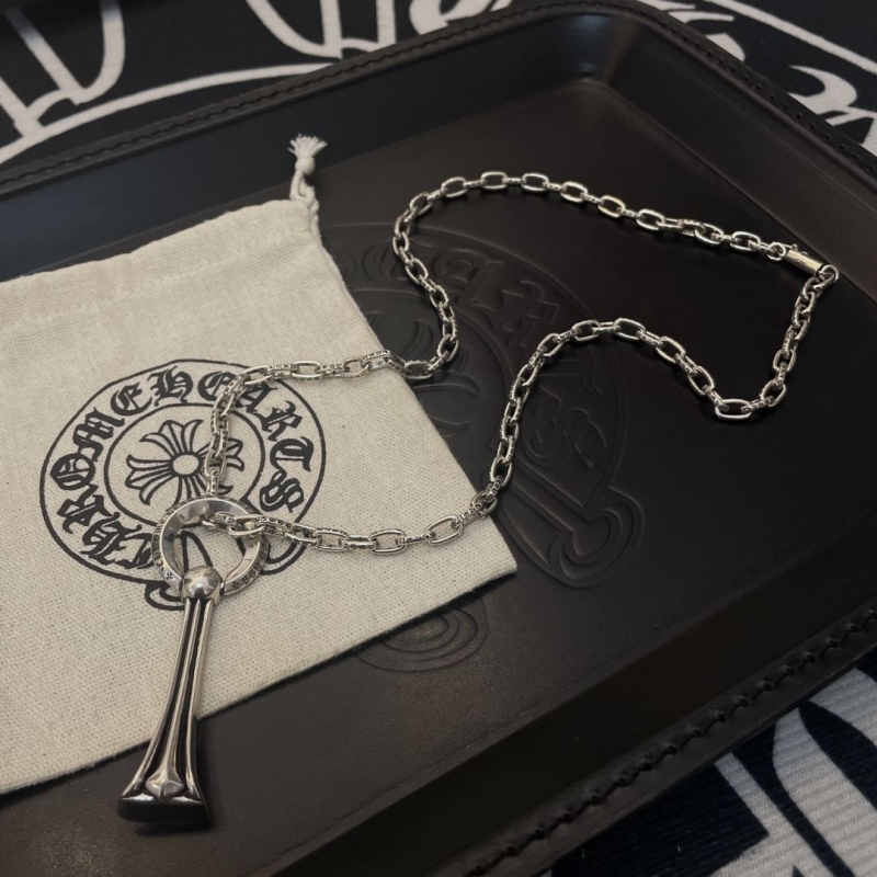 Ch*0me He**ts necklaces